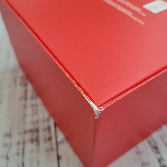 L’OCCITANE 2021 Holiday Gift Box GWP Sample Travel Sizes NEW NWT - Picture 10 of 10